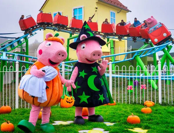 PEPPA PIG Park Halloween Peppa Schorsch Verkleidet